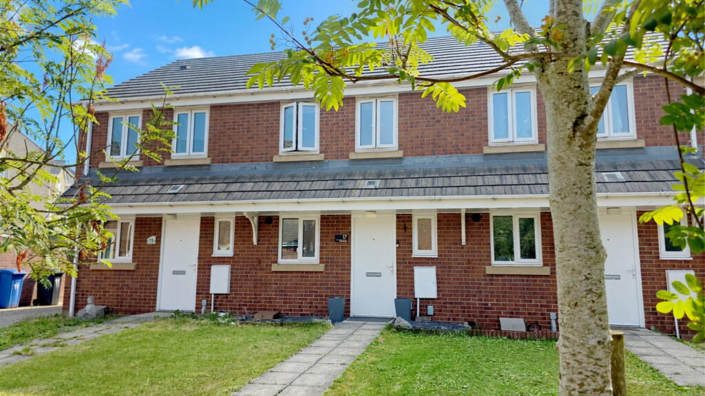 Main image of property: Birchenlee, Hyde, Tameside, SK14 3EX