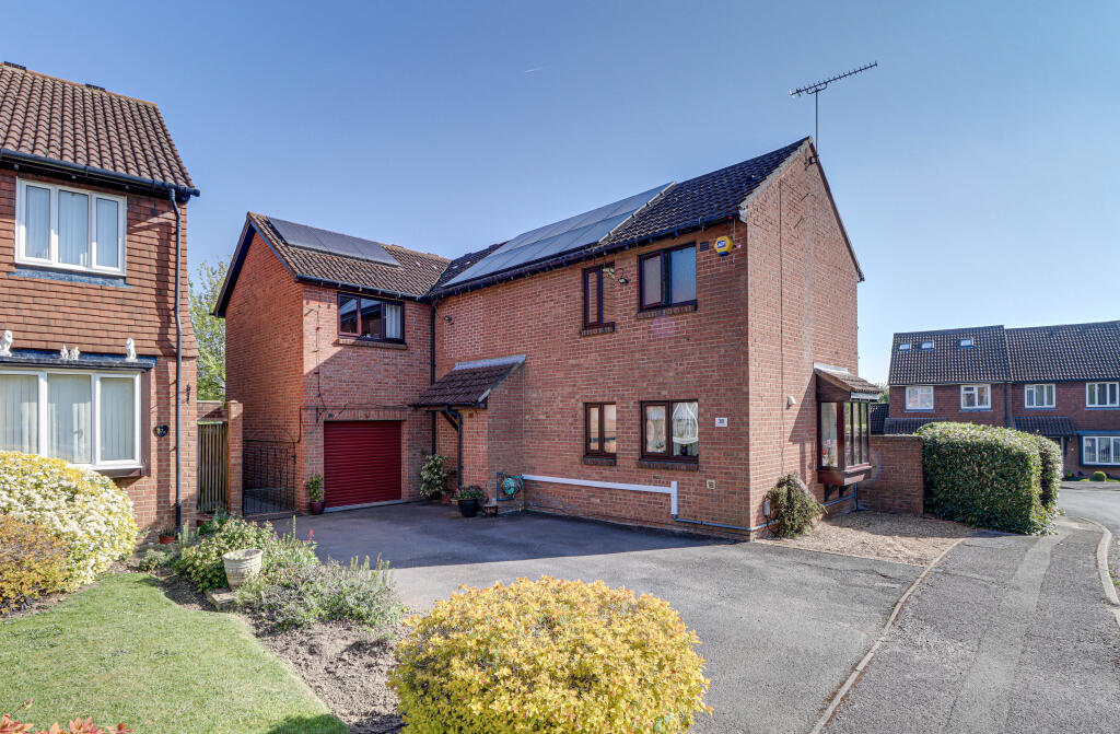 Main image of property: Beverley Gardens, St Albans, AL4