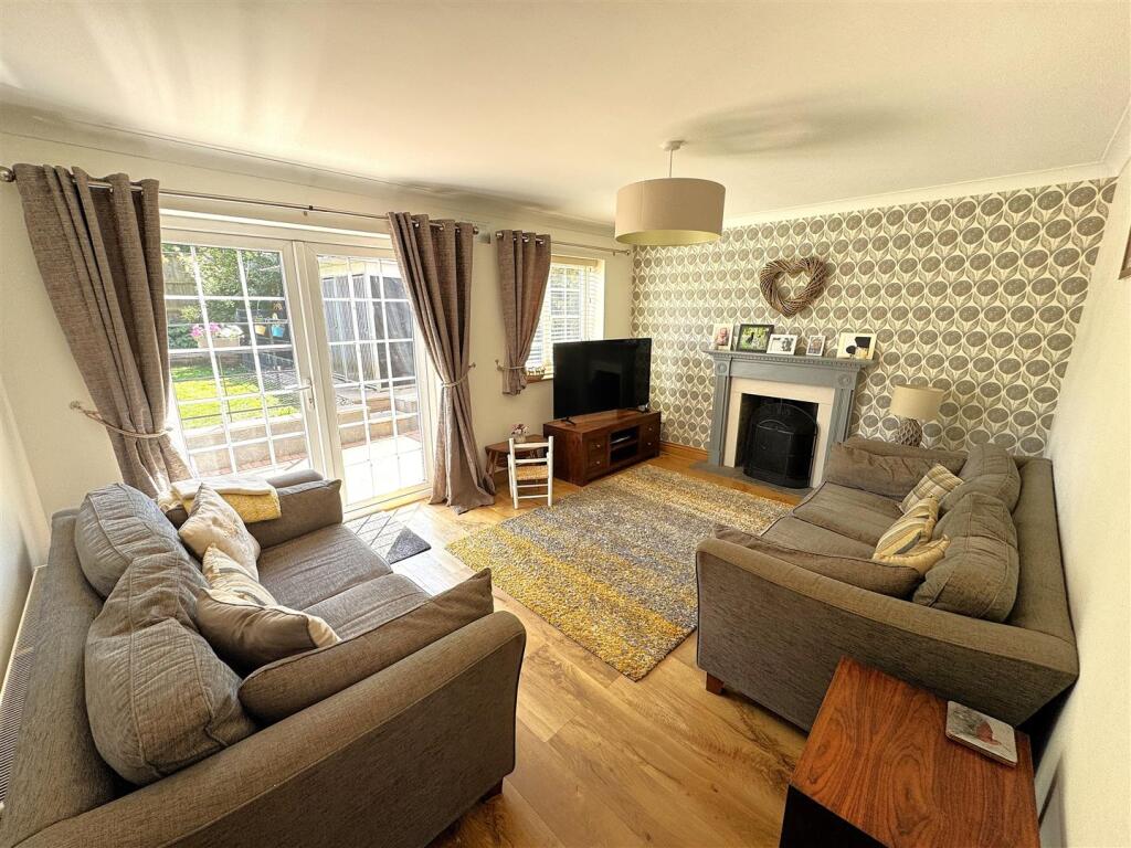 House in Northampton, North Northamptonshire - View 3