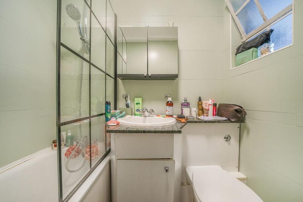 Apartment in London - More