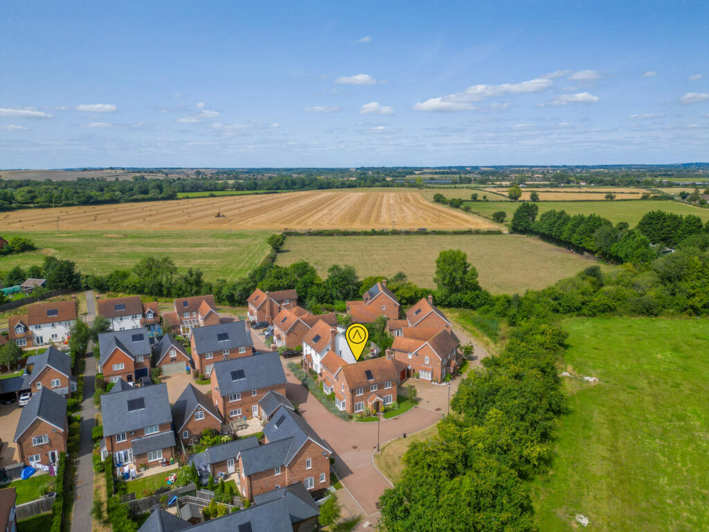 House in Luton - View 2