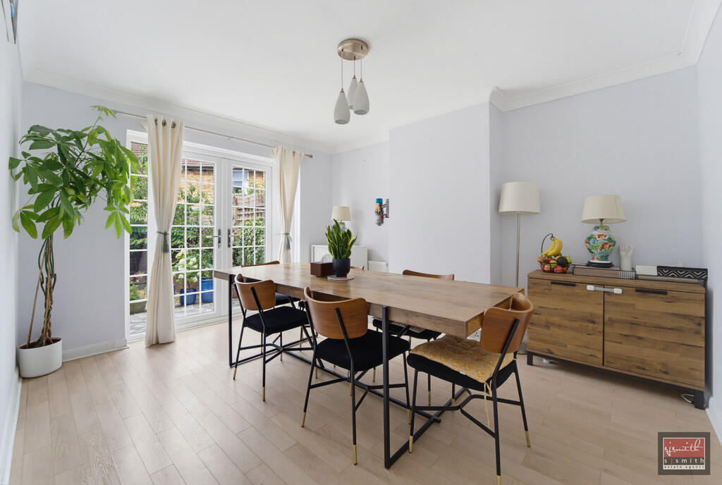 House in Spelthorne, Surrey - View 3