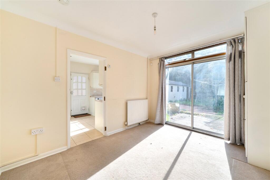 House in Kingston upon Thames - More
