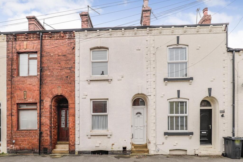 3-bed house on Chatsworth Road, Harrogate, £220,000