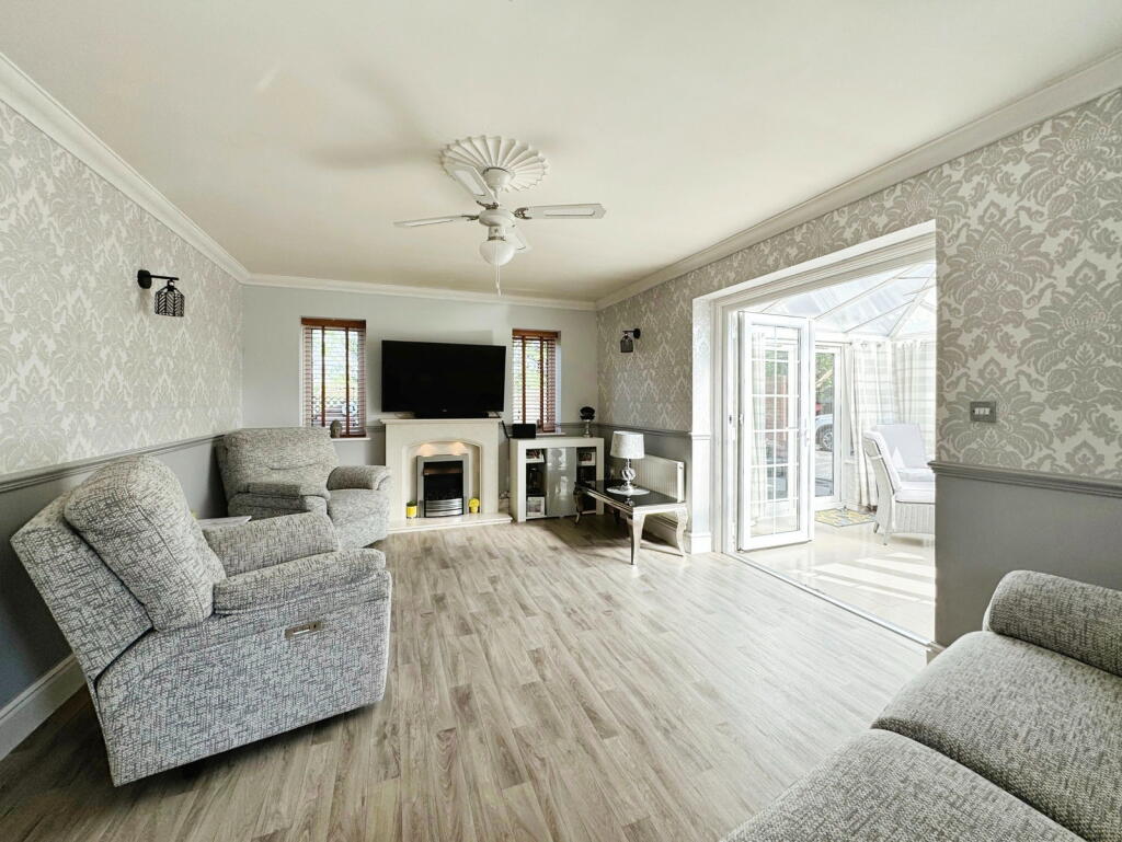House in Kinmel Bay - More
