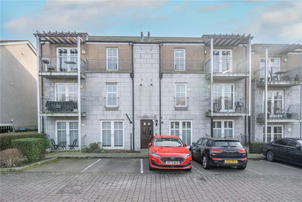 Main image of property: 150B Queens Road, Aberdeen, AB15 6WF