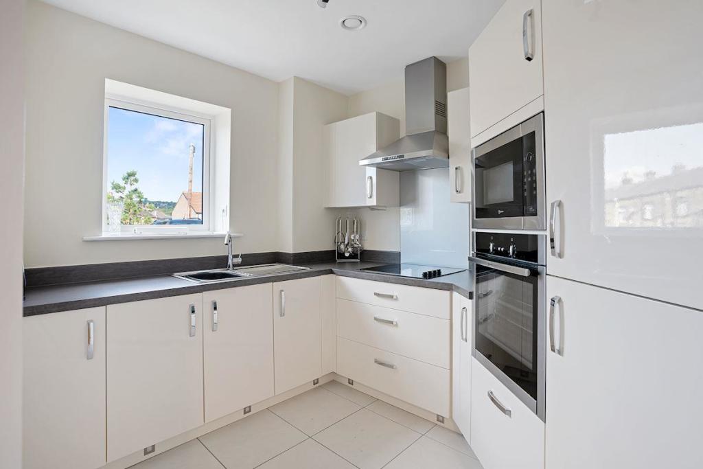 Apartment in Bradford, Middleton Estate, Ilkley - View 4