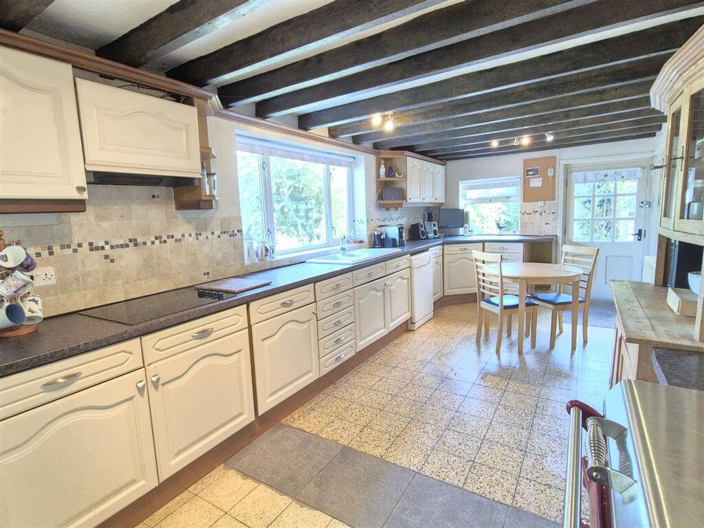 4 West End, Barton In The Beans, CV13 photo 5