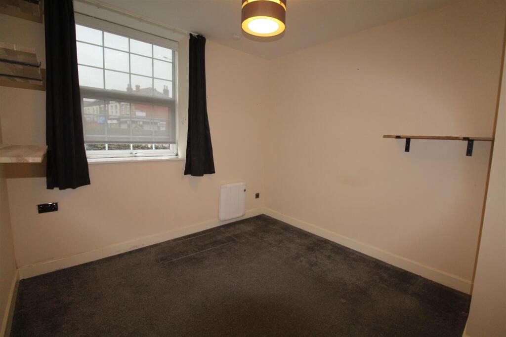 Apartment in Bolton - View 5