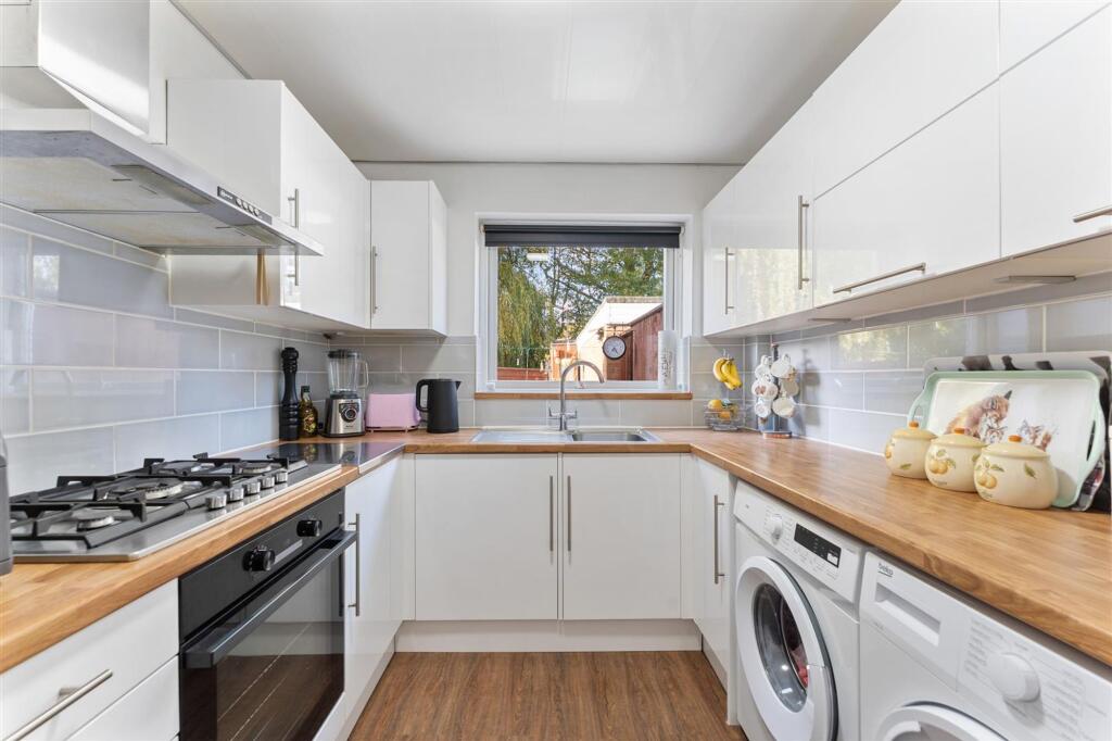 Keats Lane, Wincham, CW9 photo 3