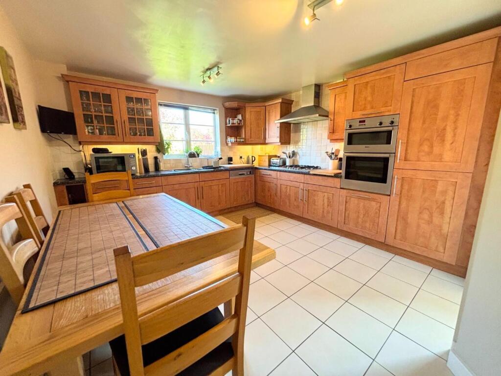 The Meadows, Grange Park, Northampton NN4 photo 4
