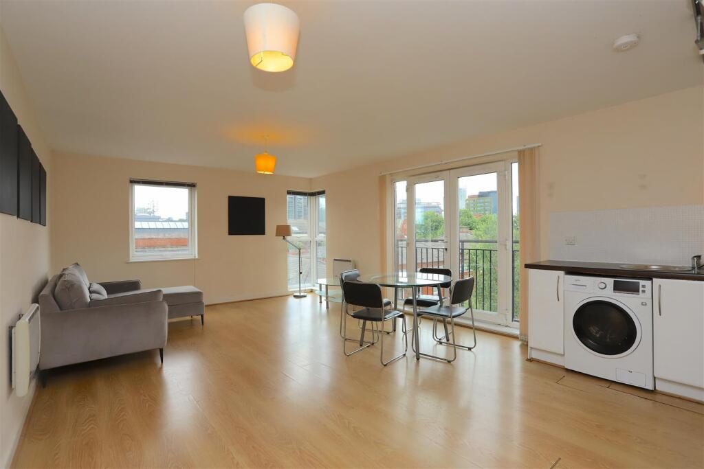 Main image of property: Central Court, Melville St. M3