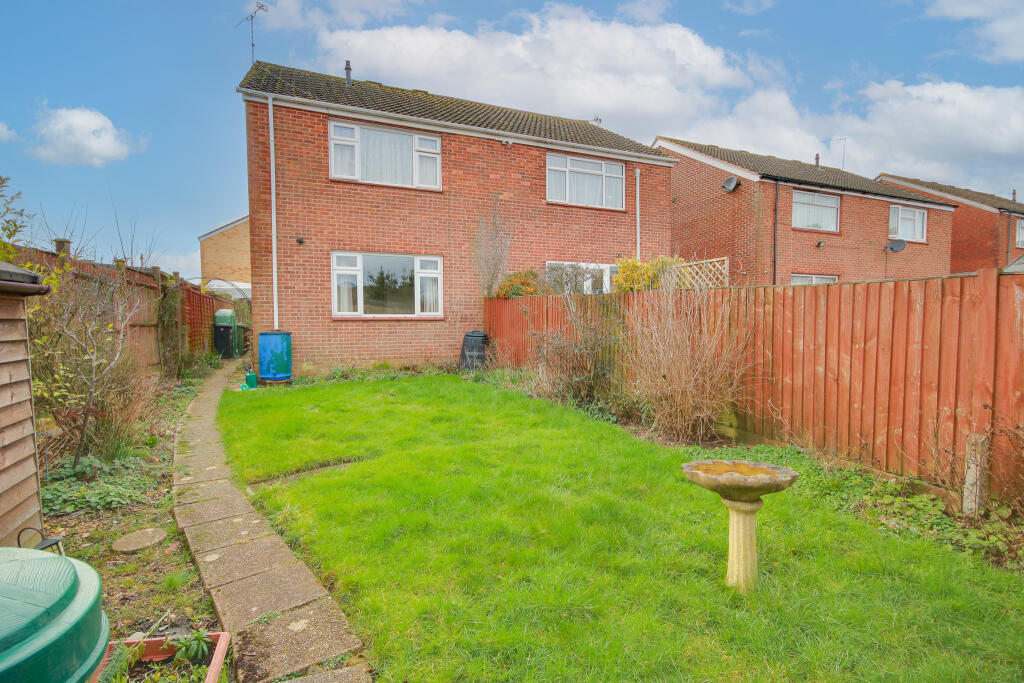 Main image of property: HEDGE END! POPULAR TOWN LOCATION! NO FORWARD CHAIN!