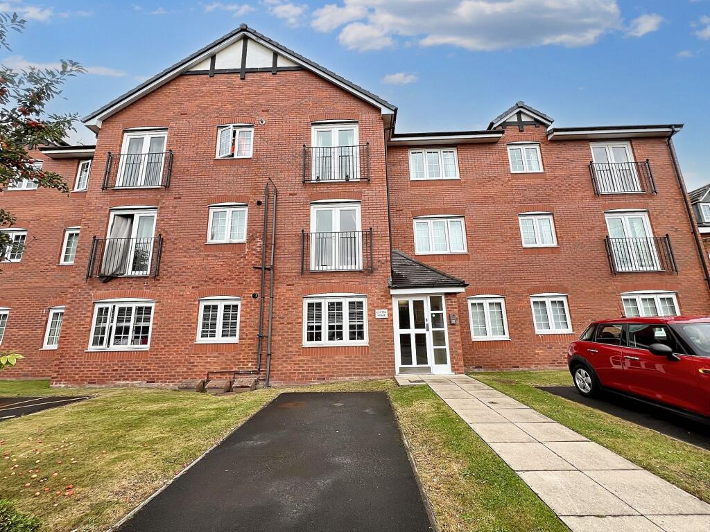 2-bed flat on Clifton Road, Monton, M30, £180,000