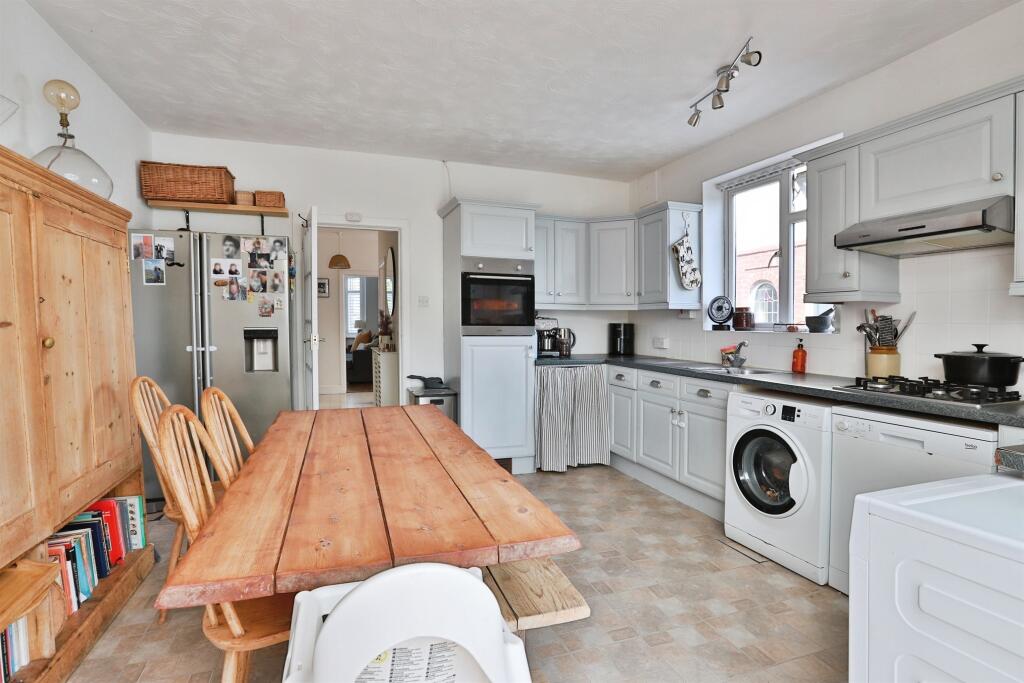 Saxonbury Road, Bournemouth photo 5