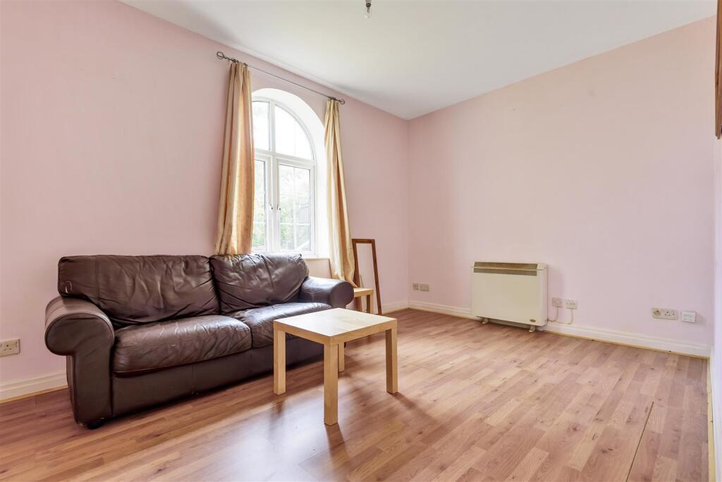 Apartment in Manchester - View 5