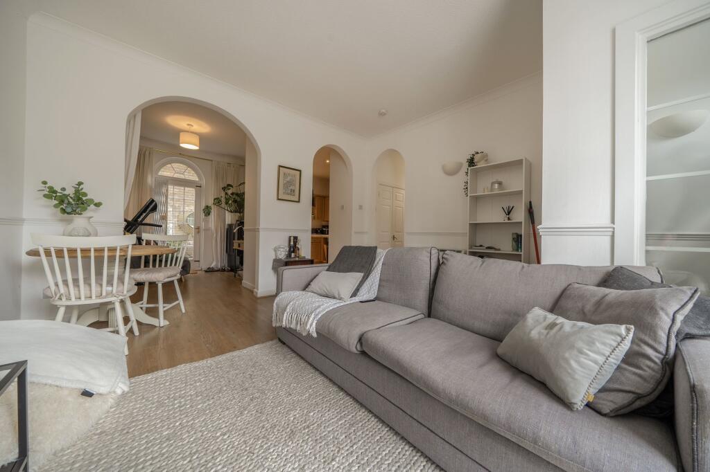 Apartment in London - View 2