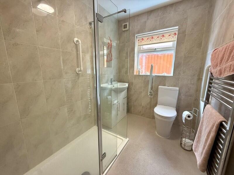Griffin Close, Thurmaston, Leicestershire. LE4 8LT photo 4