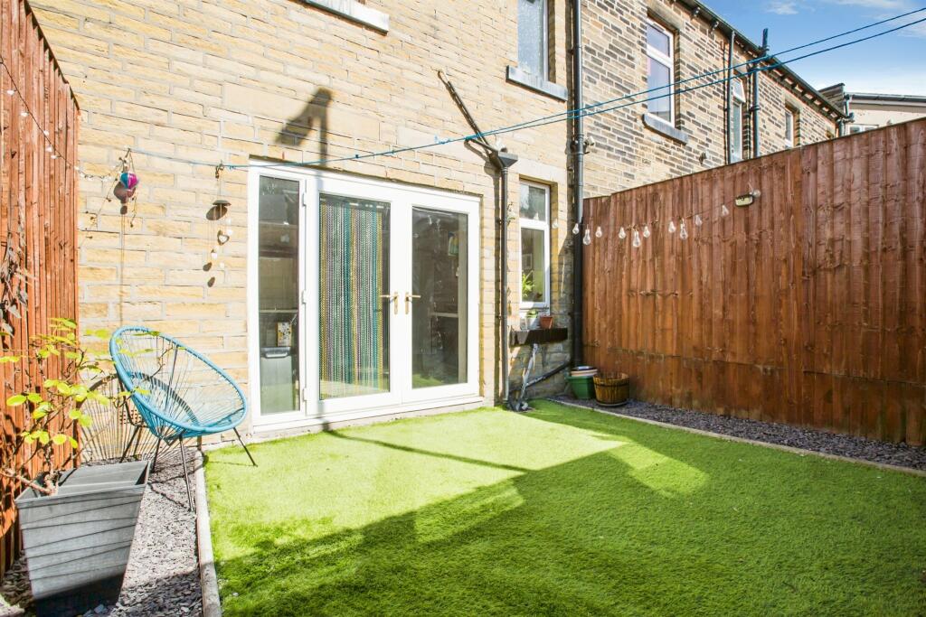 House in Calderdale, Lee Mount, Pellon - View 4