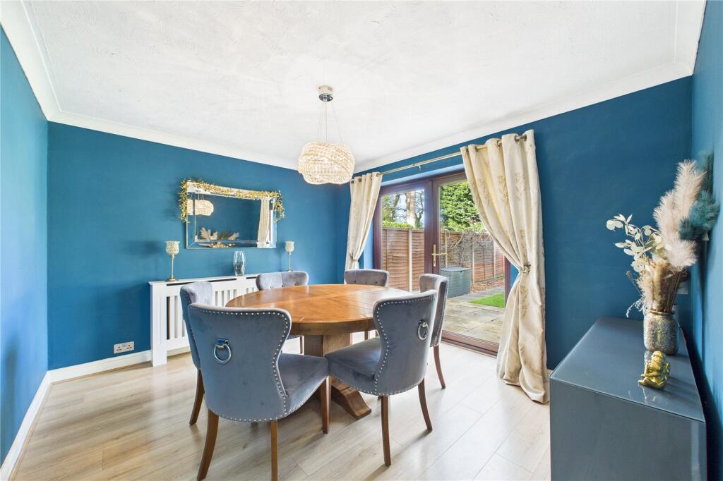 The Burrows, Franklin Avenue, Tadley, Hampshire, RG26 photo 4