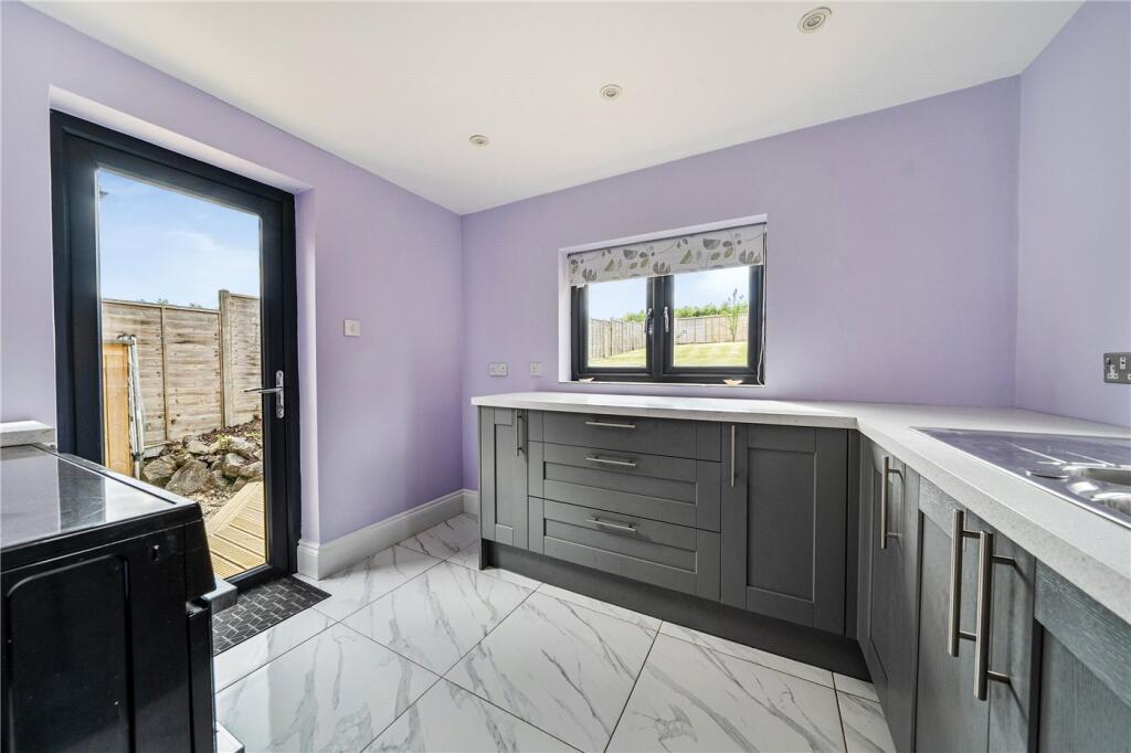 Fyfield, Marlborough, Wiltshire, SN8 photo 4