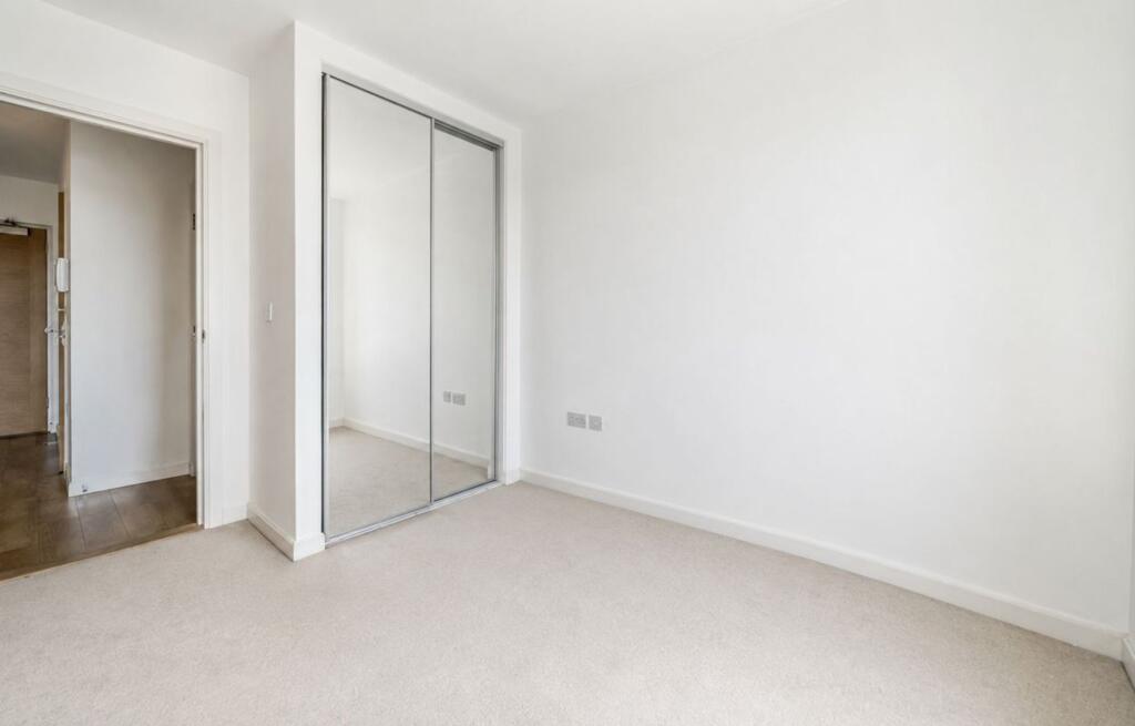 Apartment in Gillingham, Medway - View 3