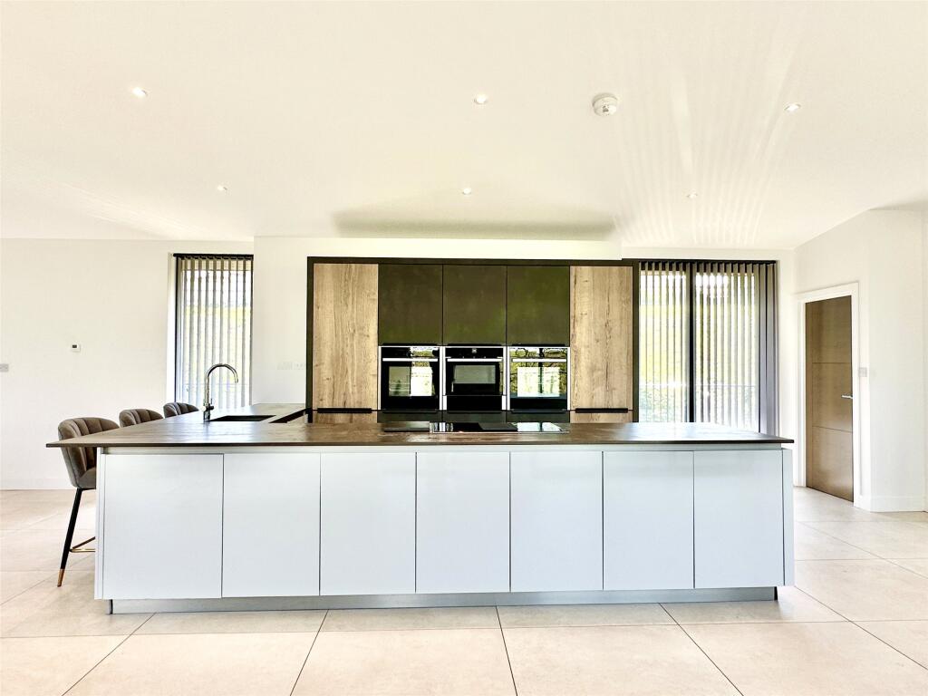 Striking Very Spacious Contemporary Home, Langmead Drive, Bideford, Devon, EX39 - More