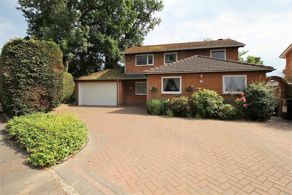 Main image of property: Hexham Close, Worth
