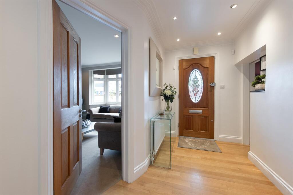 House in London - View 5