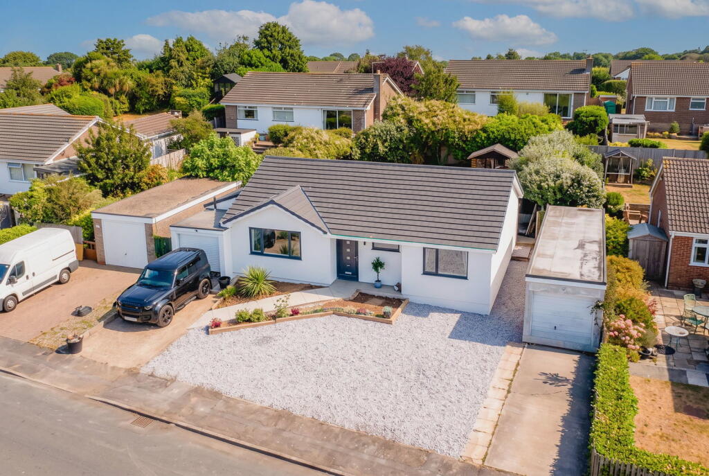 Main image of property: Waterside Park, Portishead, Bristol, BS20 8LL