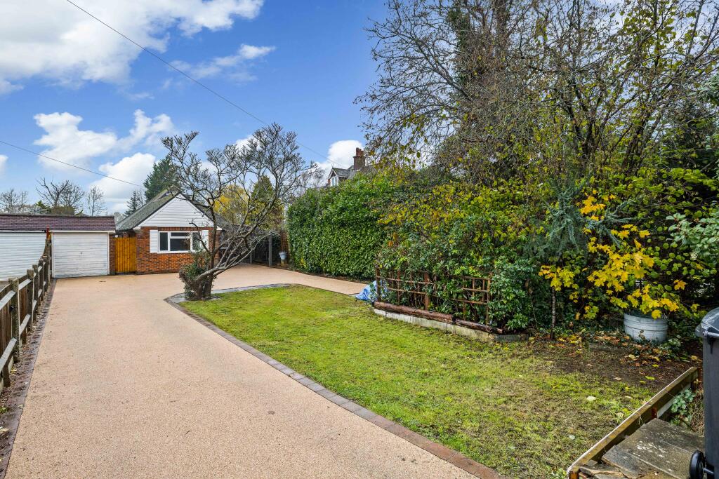 Main image of property: Ref: EL - Povey Cross Road, Horley, RH6 0AE