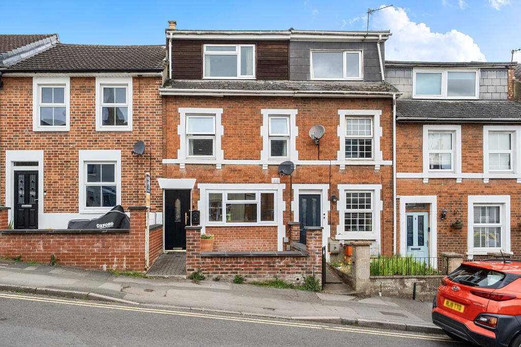 Main image of property: Belle Vue Road, Old Town, Swindon, SN1 3HN