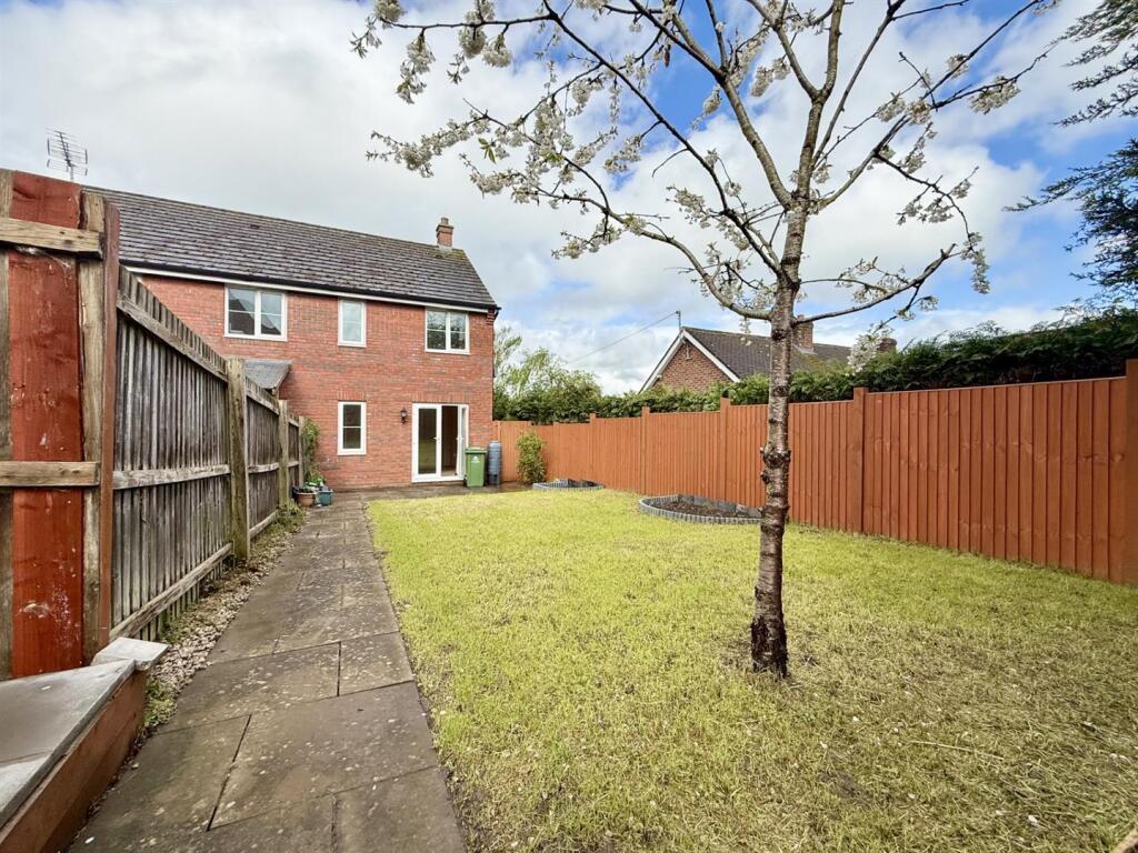 Main image of property: Sheens Meadow, Newnham