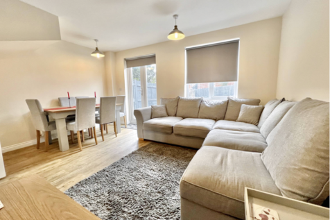 Executive Home 7 Samuel Rodgers Crescent, Thornwell, Chepstow, Monmouthshire, NP16 5GB photo 3
