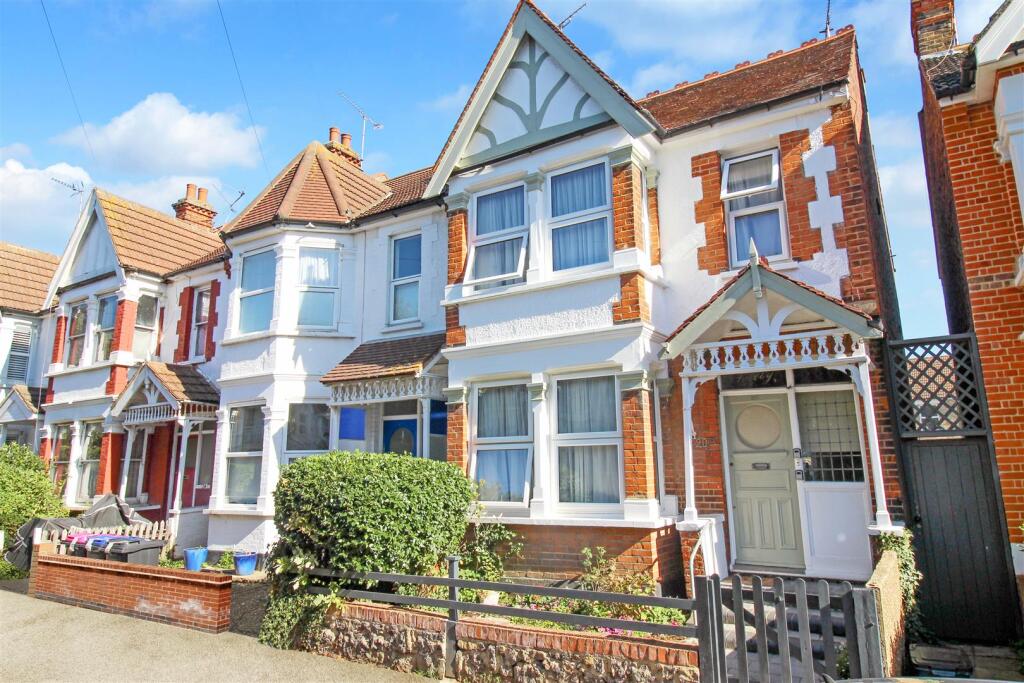 Main image of property: Oakleigh Park Drive, Leigh-On-Sea
