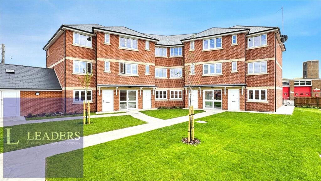 1-bed flat on Hunwicks Court, Parsonage Street, Halstead, £200,000