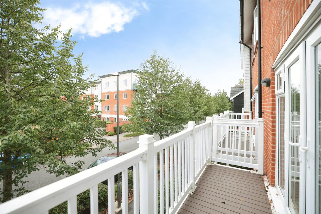 House in Hemel Hempstead, High Wycombe Community Board - More