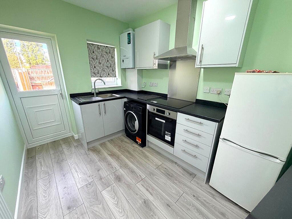 Apartment in Ilford - View 2