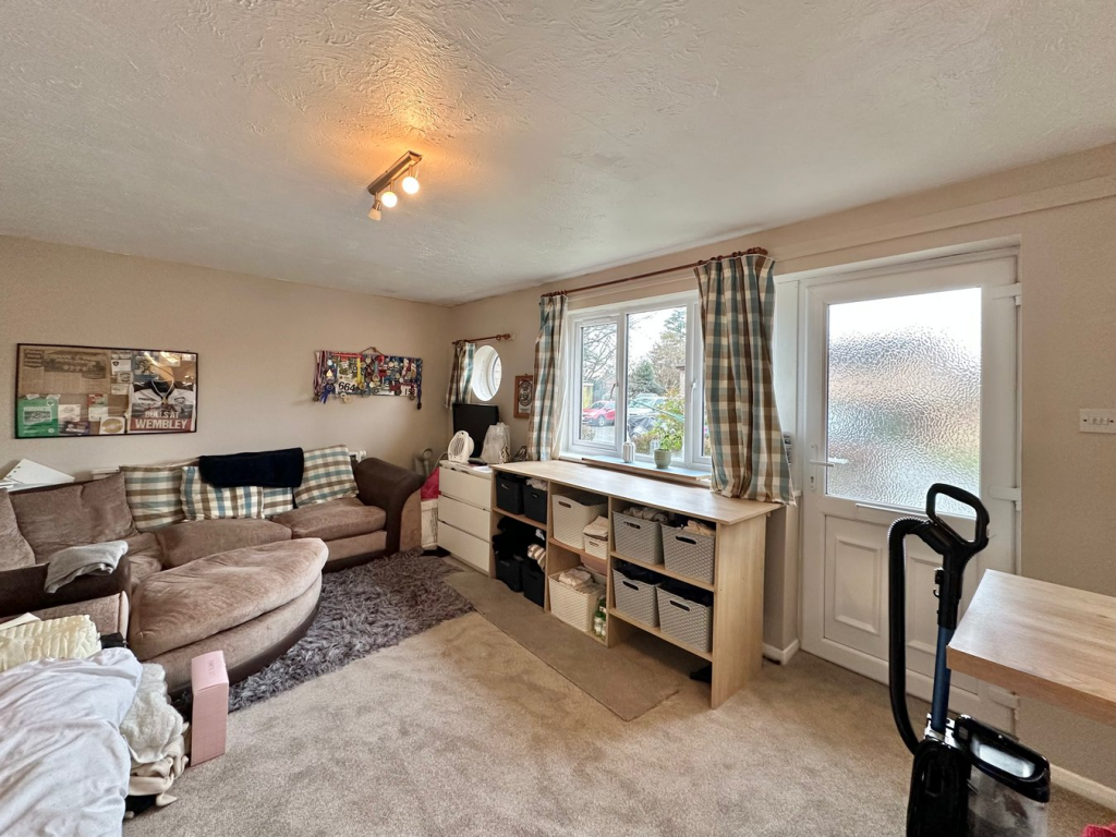 Fakenham Drive, Hereford, HR4 photo 2