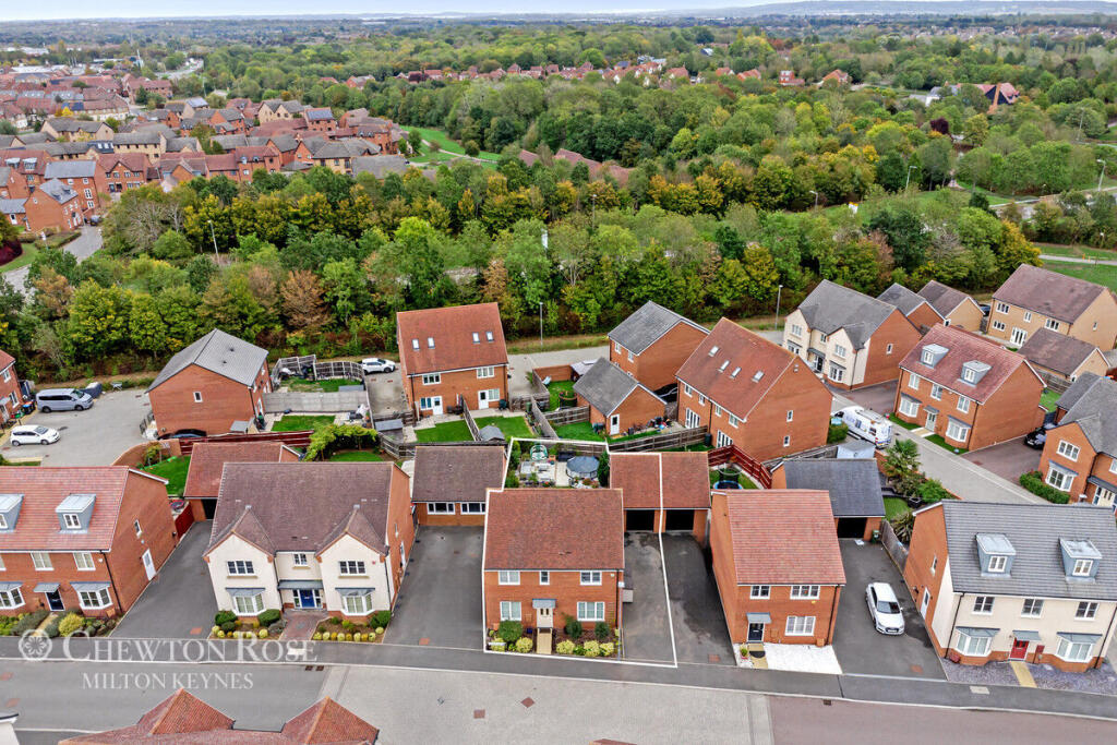 Calshot Drive, Kingsmead photo 4