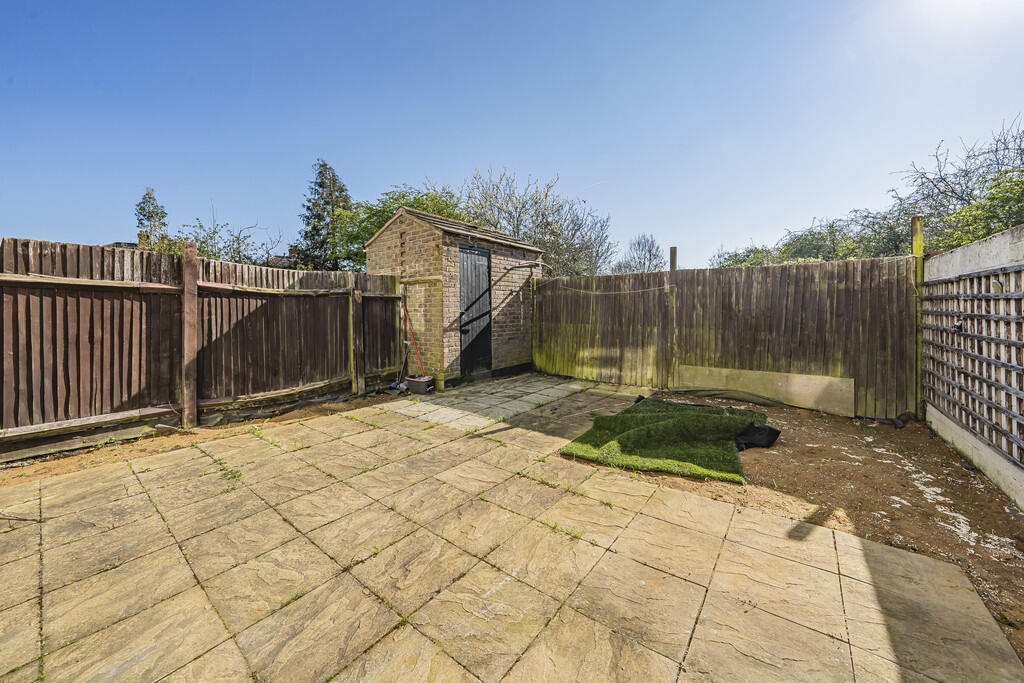 Lordship Road, Northolt photo 3