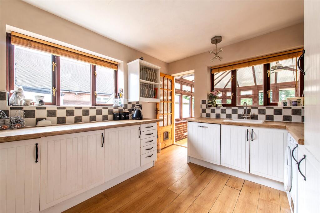 Kenwood Avenue, New Barn, Kent, DA3 - More