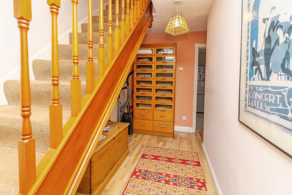 House in Milton Keynes, Wavendon Gate - View 5