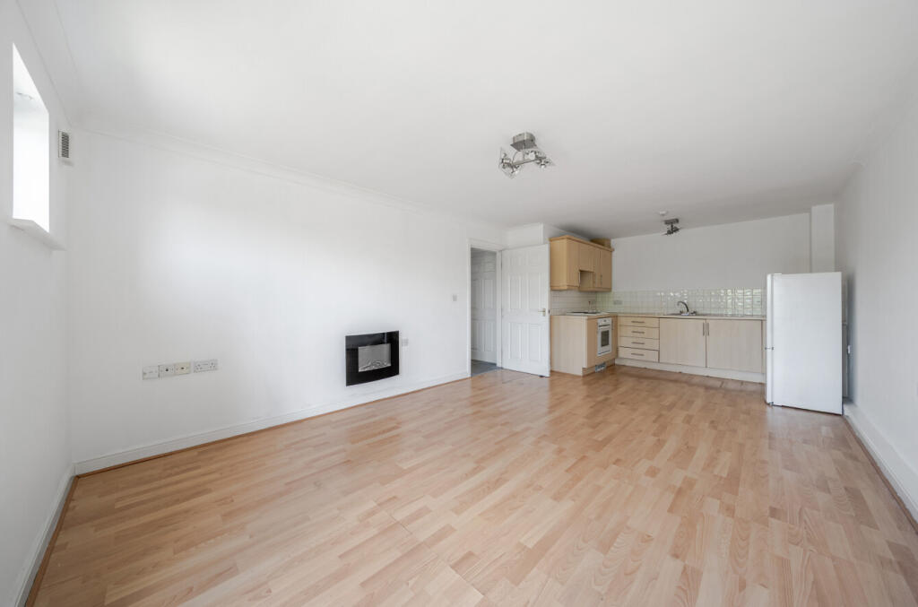 Apartment in Trafford, Greater Manchester - View 6
