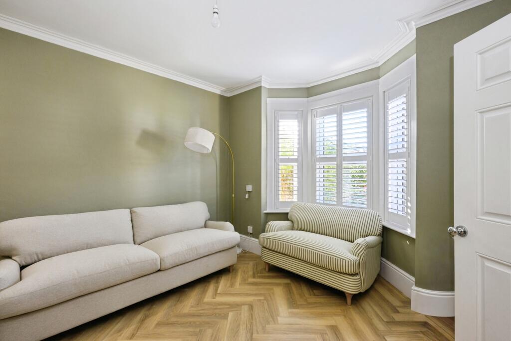 House in Reigate and Banstead, Surrey - View 3