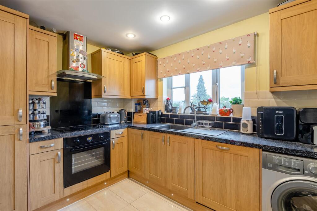Apartment in Rochester - View 3