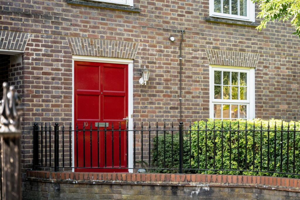 Main image of property: Callaghan Court, Berkhamsted, Hertfordshire HP4
