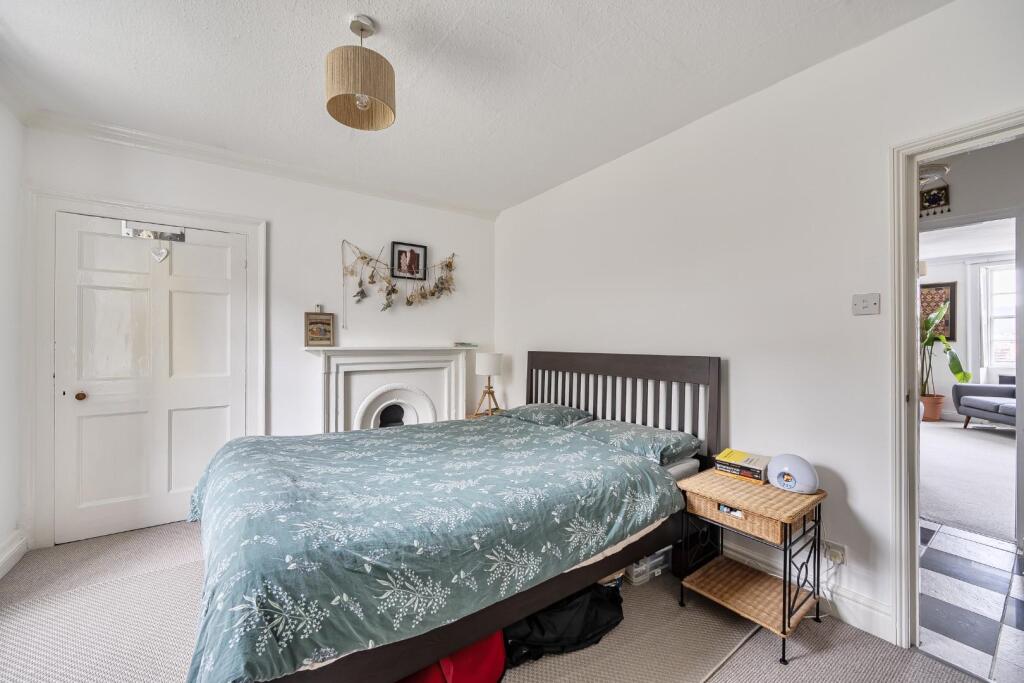 Apartment in Bath, Walcot - More