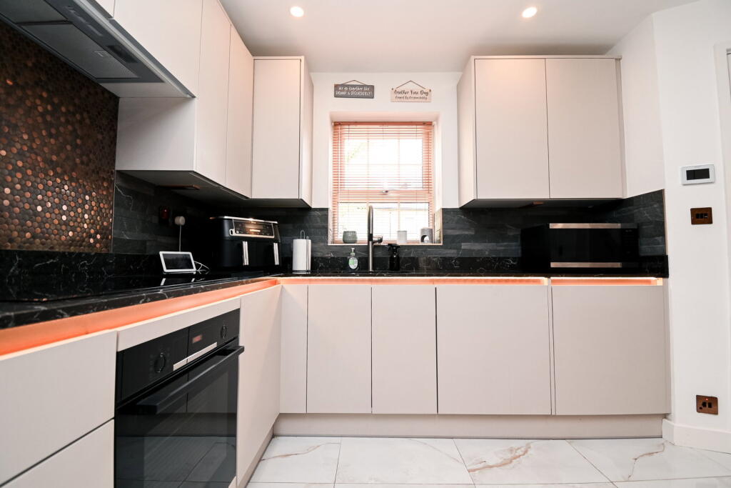 Woodbourn Gardens, Wombwell, Barnsley, S73 8FJ - View 6