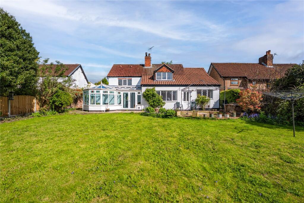Main image of property: Robin Hood Terrace, Ravenshead, Nottingham, Nottinghamshire, NG15